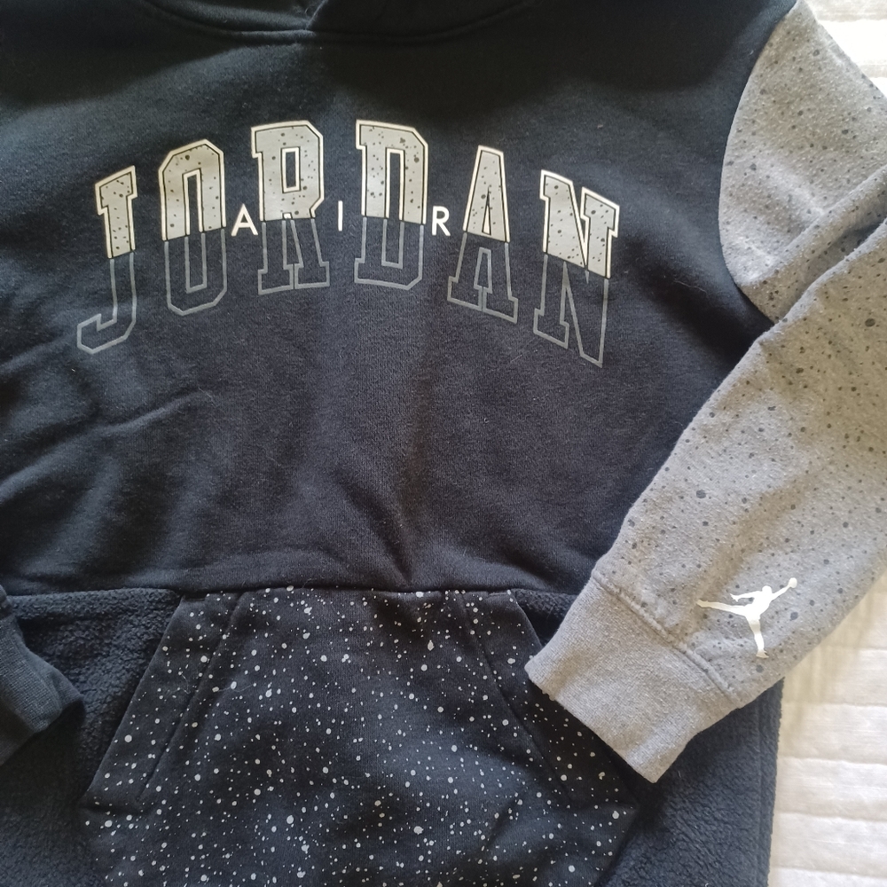 Jordan Little Boys Size M 5-6yrs. Pullover hooded sweatshirt.  Black and grey